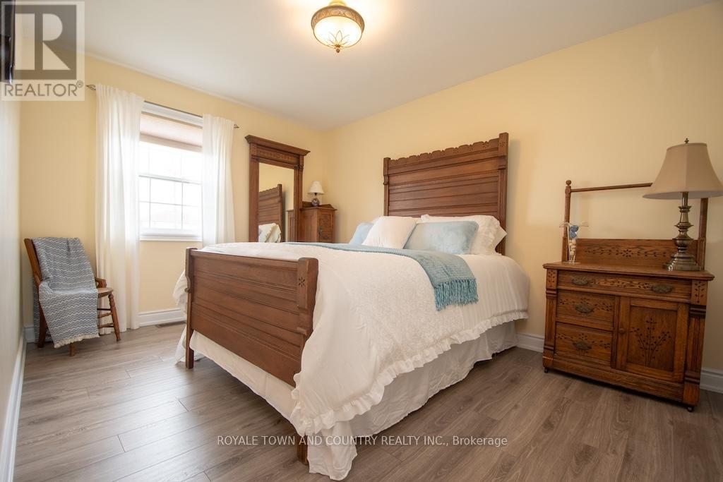 10 Silverbrook Avenue, Kawartha Lakes (Lindsay), Ontario  K9V 0L9 - Photo 26 - X12229134