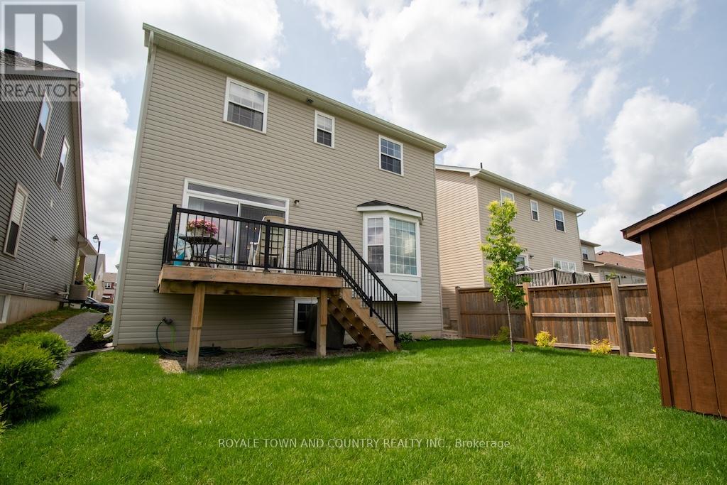 10 Silverbrook Avenue, Kawartha Lakes (Lindsay), Ontario  K9V 0L9 - Photo 35 - X12229134