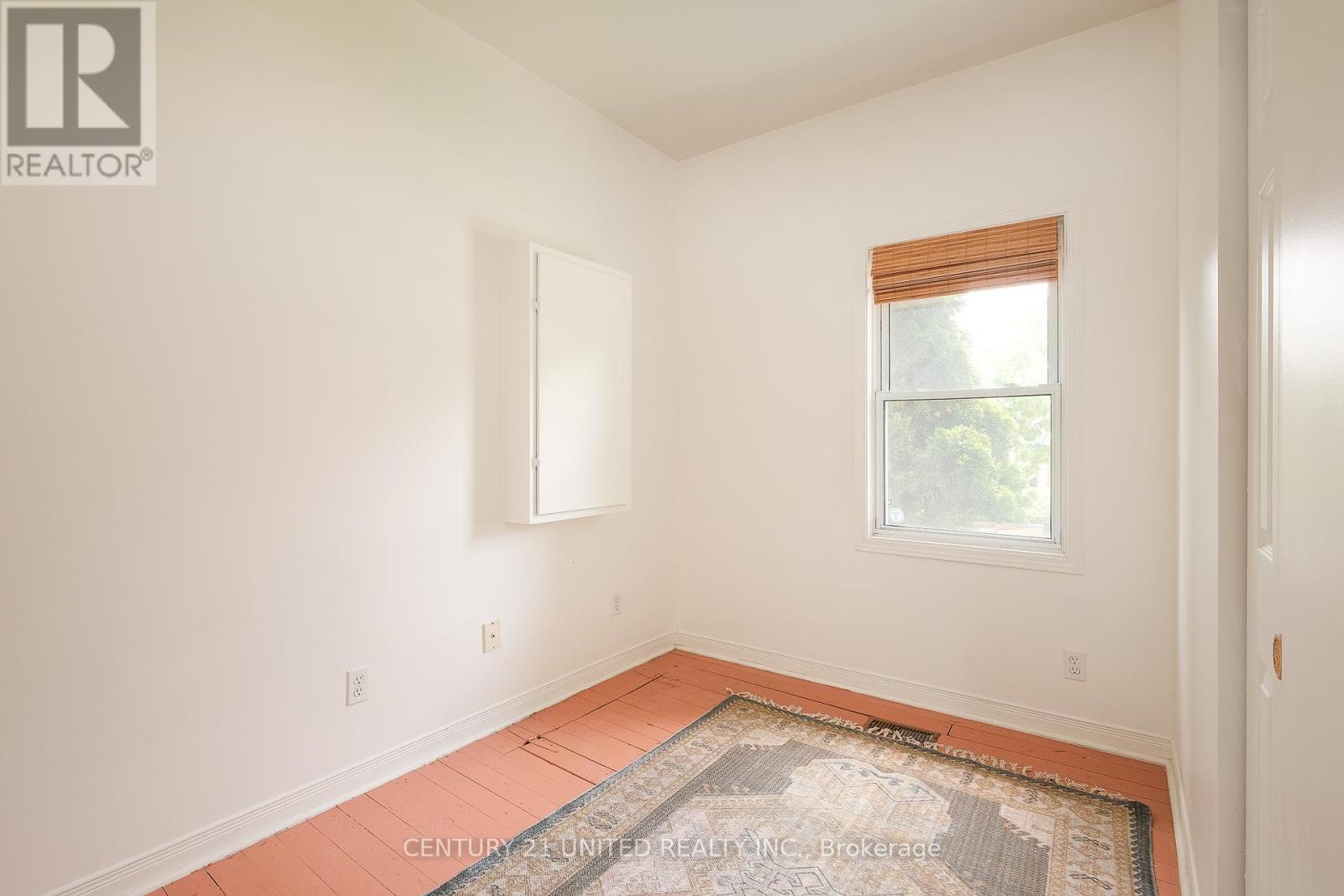 668 Brown Street, Peterborough Central (South), Ontario  K9J 4K5 - Photo 18 - X12229278