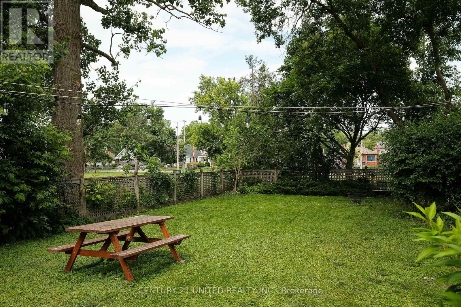 668 Brown Street, Peterborough Central (South), Ontario  K9J 4K5 - Photo 28 - X12229278