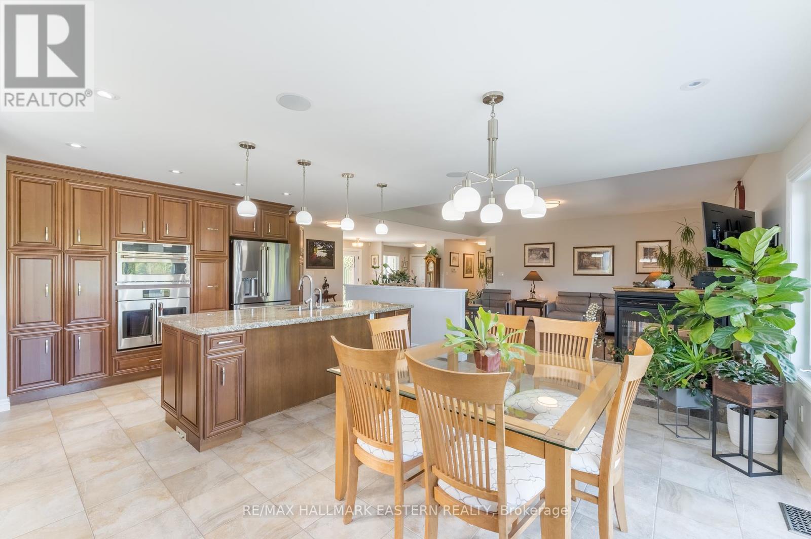 1265 Floods Drive, Selwyn, Ontario  K0L 1T0 - Photo 14 - X12229364