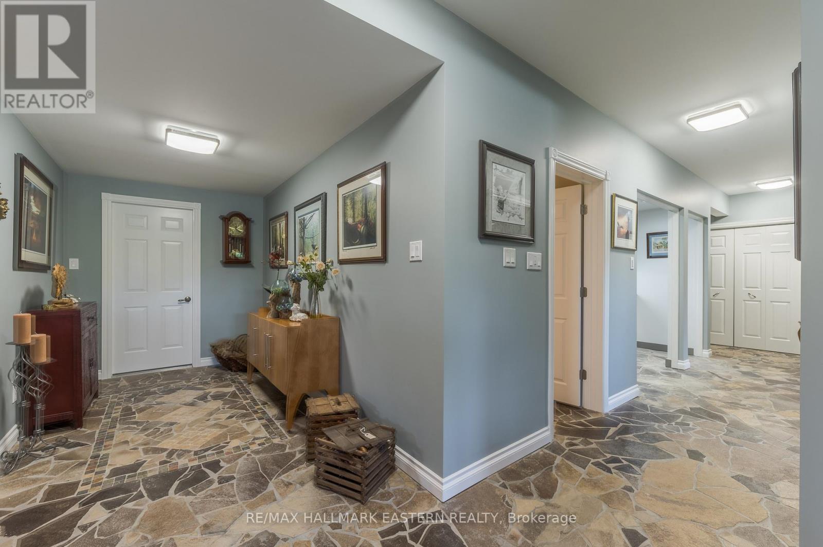 1265 Floods Drive, Selwyn, Ontario  K0L 1T0 - Photo 39 - X12229364