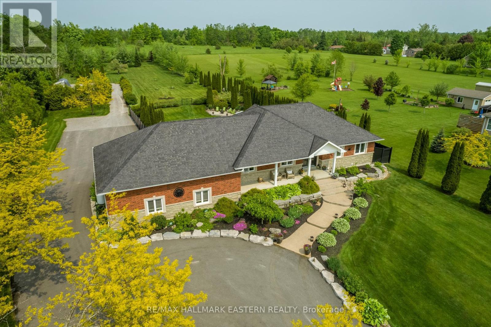 1265 Floods Drive, Selwyn, Ontario  K0L 1T0 - Photo 47 - X12229364