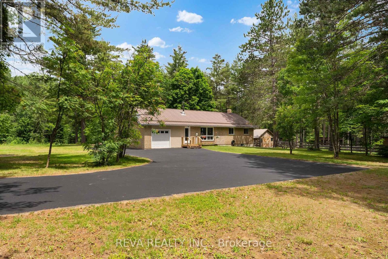 32 PAPINEAU LAKE ROAD, hastings highlands (wicklow ward), Ontario