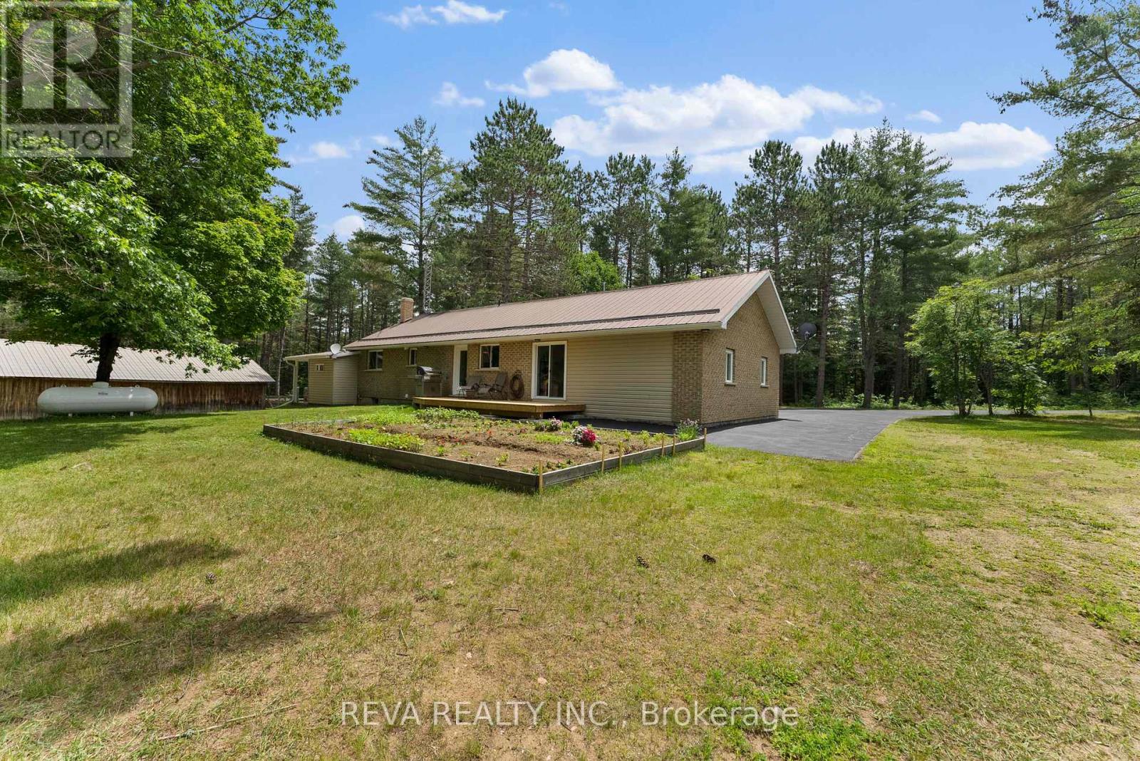 32 Papineau Lake Road, Hastings Highlands (Wicklow Ward), Ontario  K0L 2R0 - Photo 26 - X12229707
