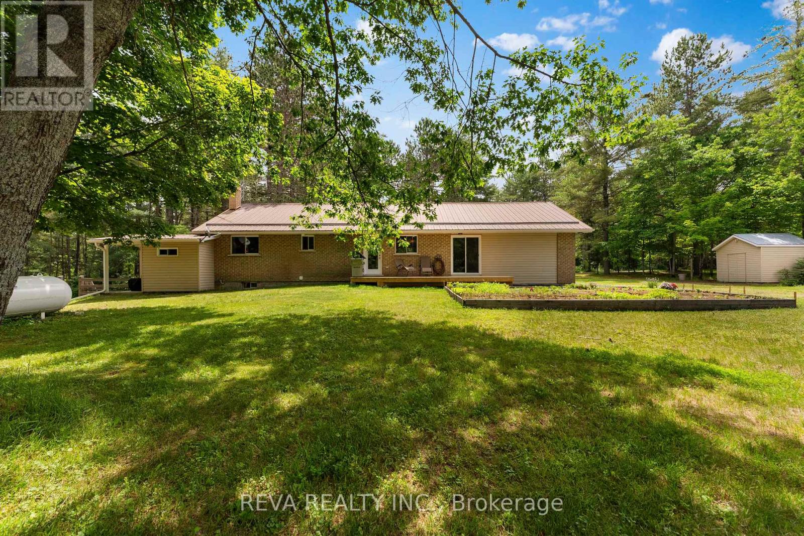 32 Papineau Lake Road, Hastings Highlands (Wicklow Ward), Ontario  K0L 2R0 - Photo 27 - X12229707