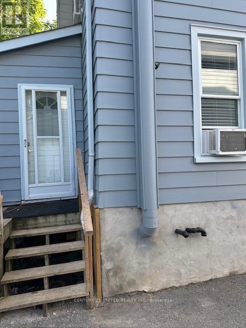 577 Paterson Street, Peterborough Central (South), Ontario  K9J 4P9 - Photo 7 - X12229937