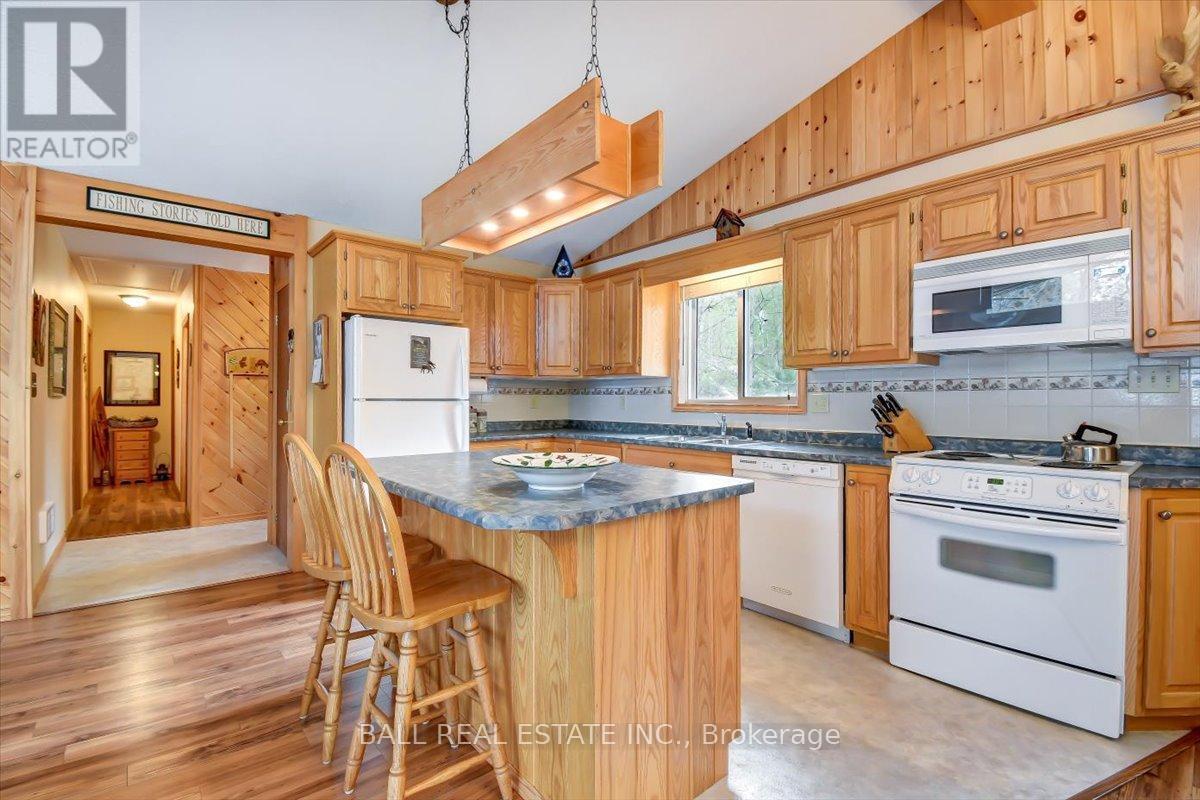 305 Terry's Lane, Addington Highlands, Ontario  K0L 1W0 - Photo 9 - X12229985