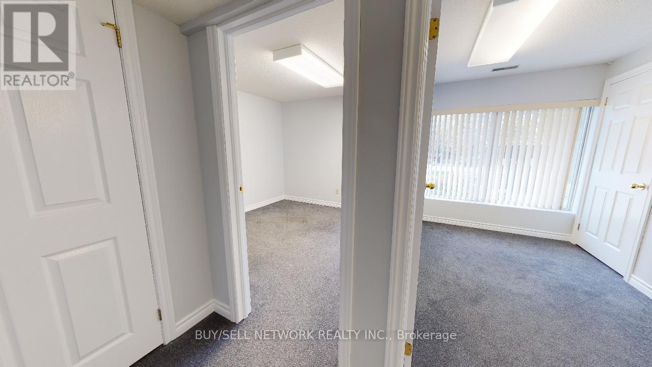 17 - 347 Pido Road, Peterborough South (East), Ontario  K9J 6X7 - Photo 12 - X12230155
