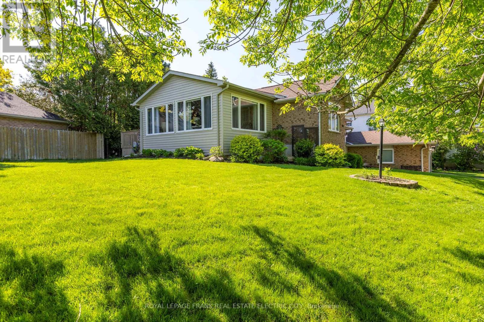 1504 Hetherington Drive, Peterborough North (University Heights), Ontario  K9L 1Y7 - Photo 50 - X12231723