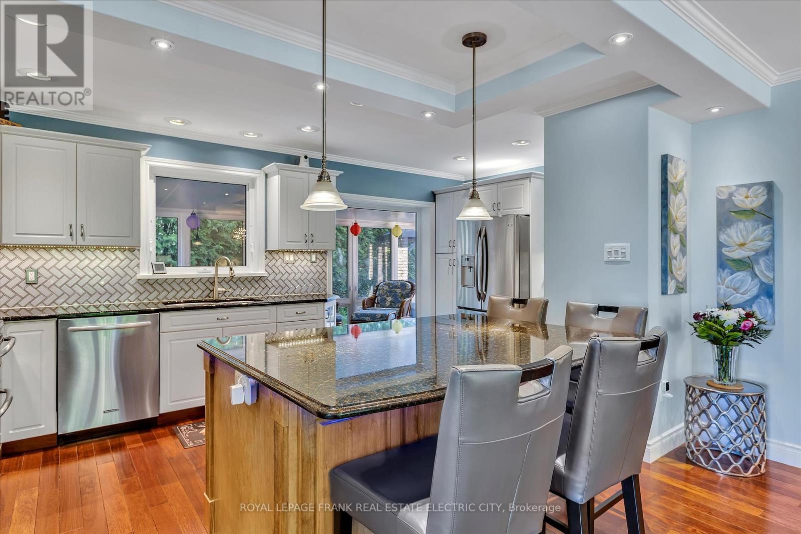 1504 Hetherington Drive, Peterborough North (University Heights), Ontario  K9L 1Y7 - Photo 8 - X12231723