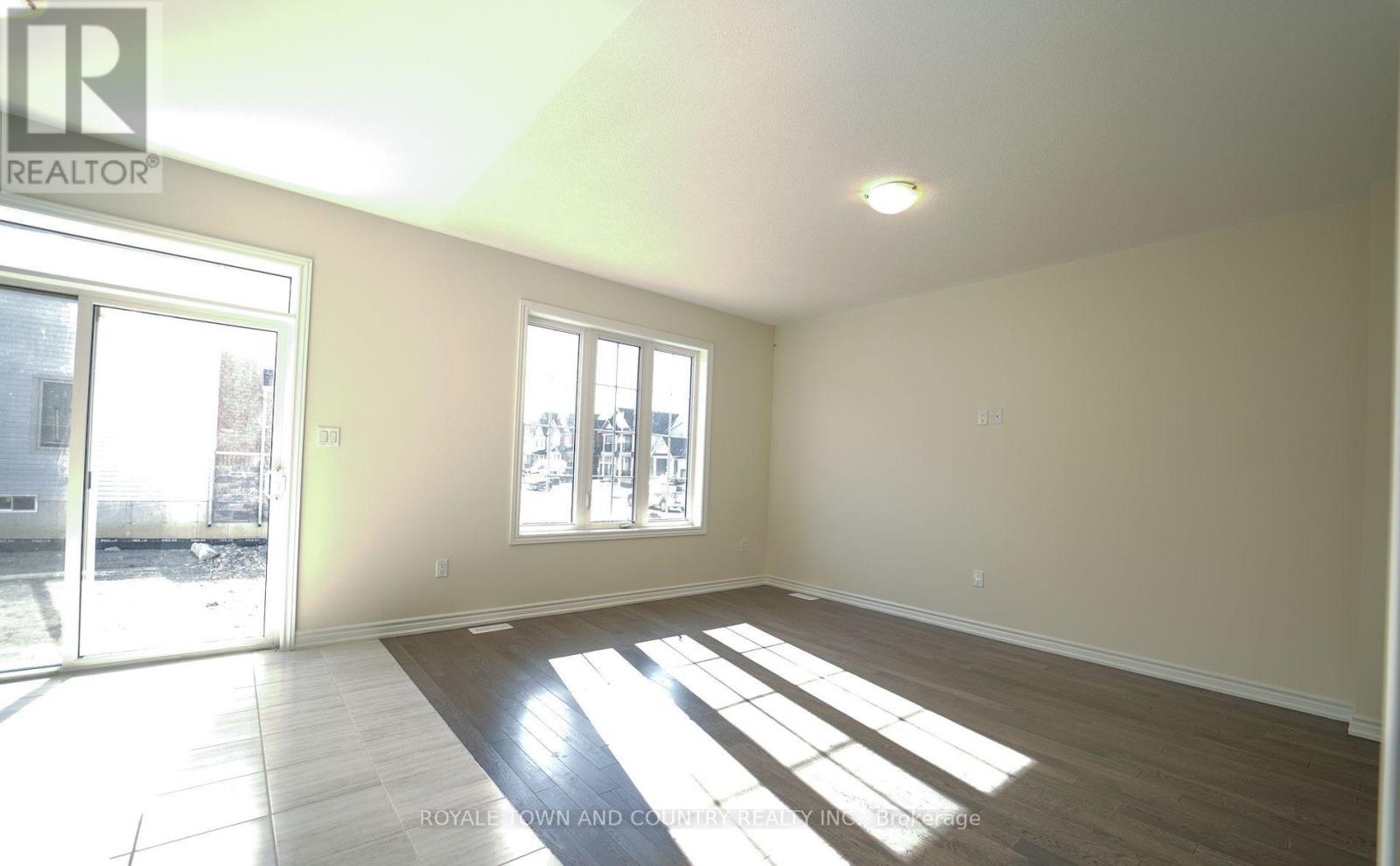 29 Hennessey Crescent, Kawartha Lakes (Lindsay), Ontario  K9V 0P3 - Photo 13 - X12231797