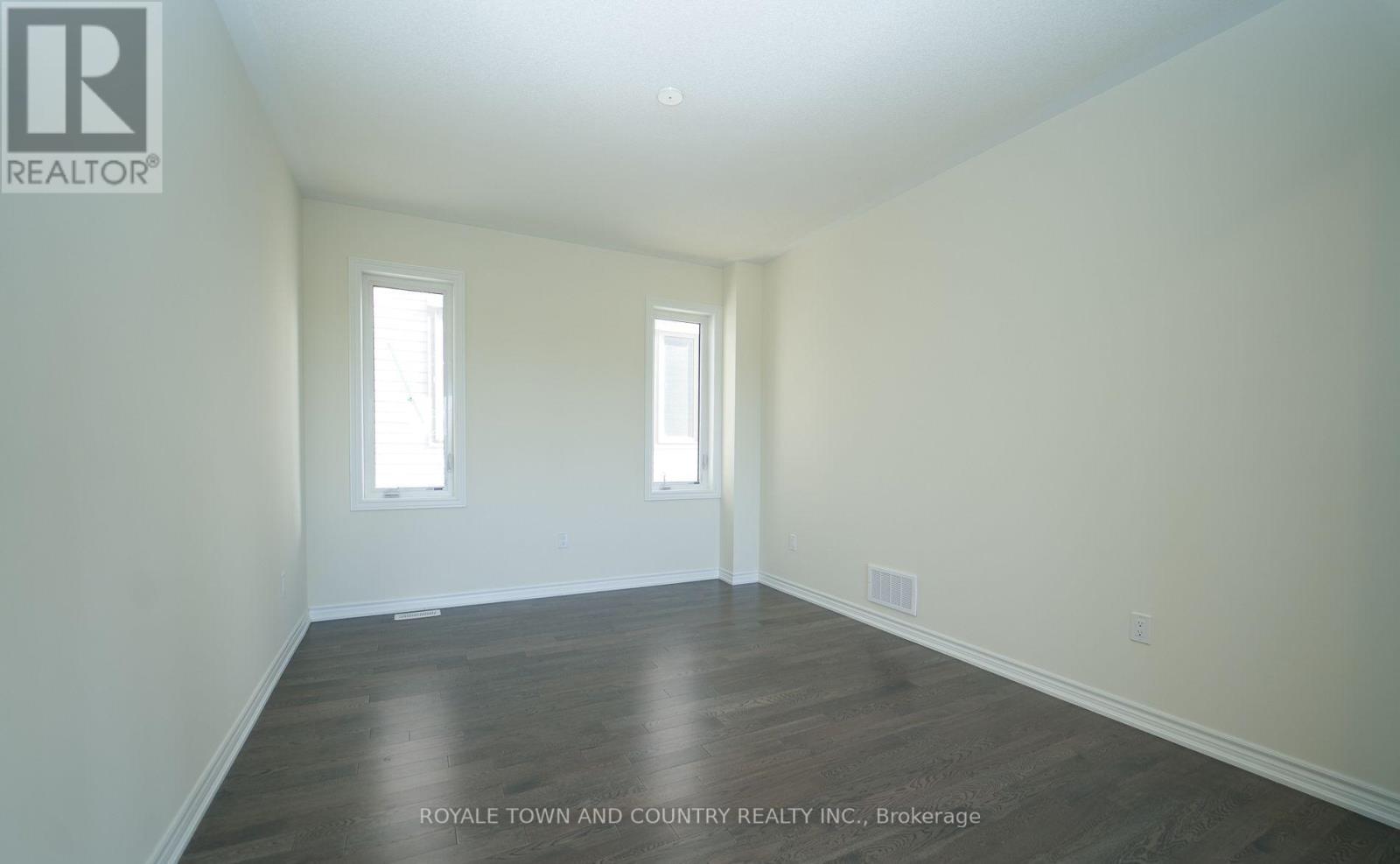 29 Hennessey Crescent, Kawartha Lakes (Lindsay), Ontario  K9V 0P3 - Photo 16 - X12231797