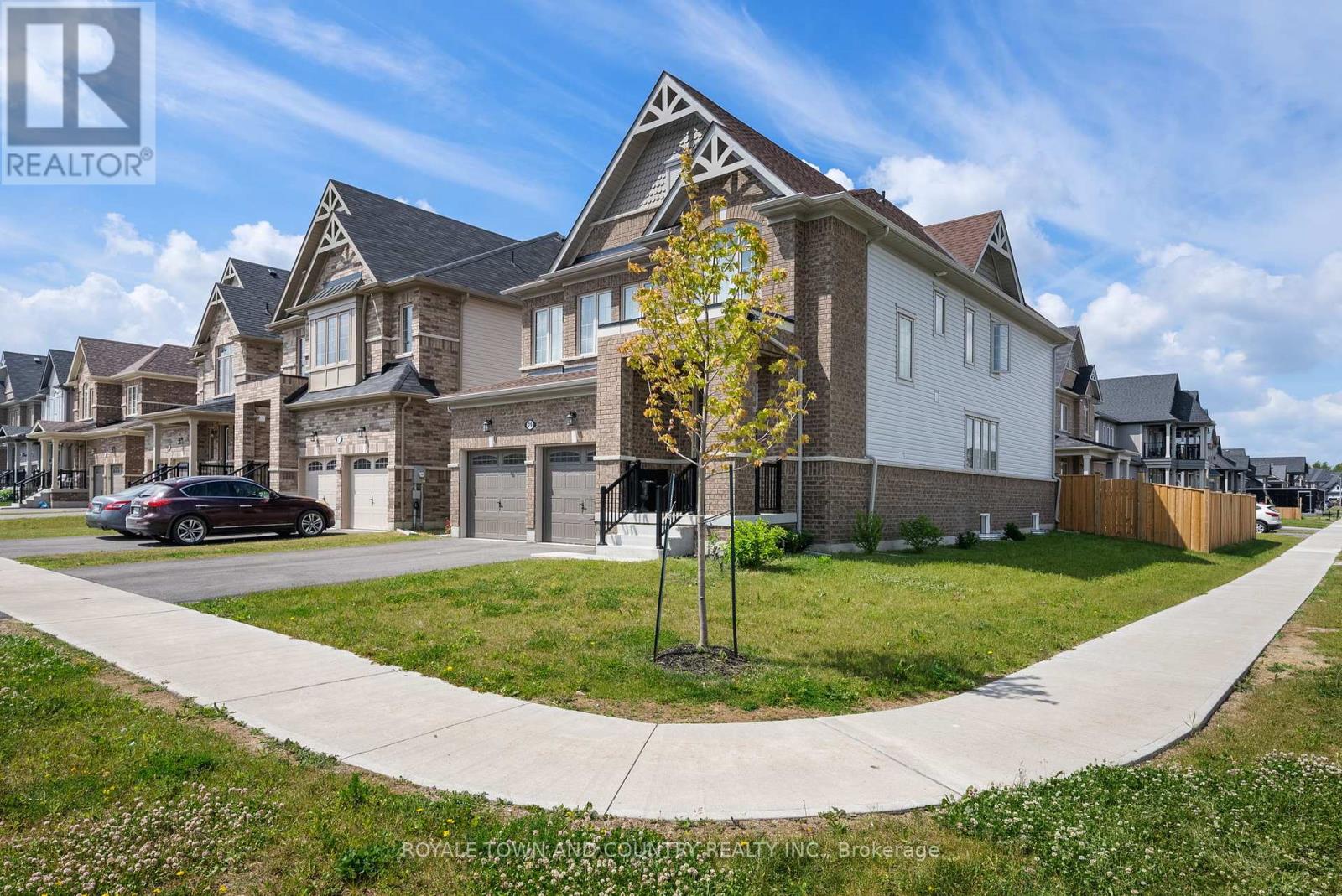 29 Hennessey Crescent, Kawartha Lakes (Lindsay), Ontario  K9V 0P3 - Photo 2 - X12231797