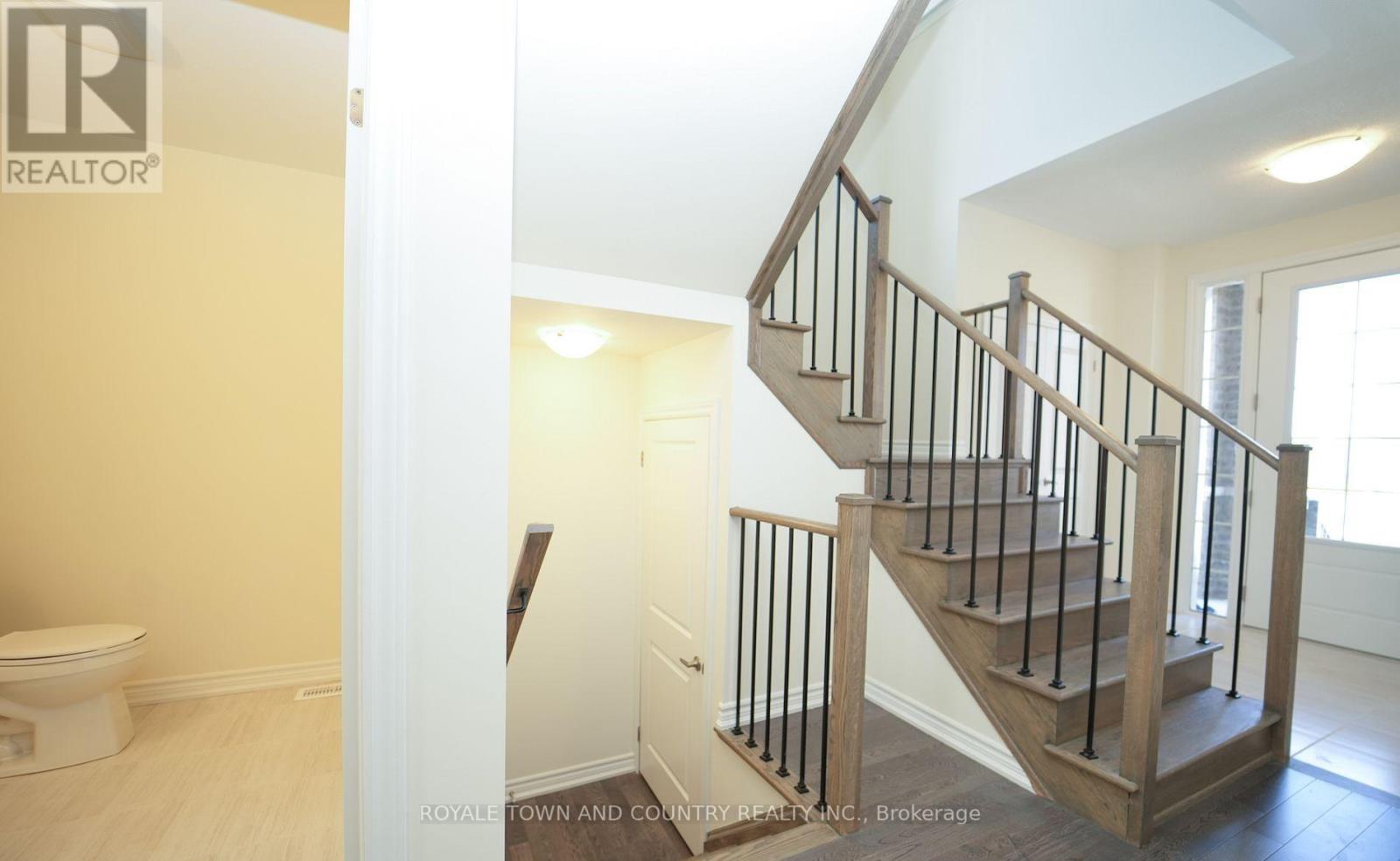 29 Hennessey Crescent, Kawartha Lakes (Lindsay), Ontario  K9V 0P3 - Photo 8 - X12231797