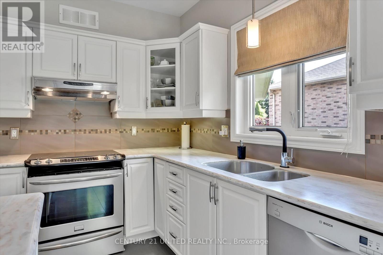 1598 College Park Drive, Peterborough West (South), Ontario  K9K 2G9 - Photo 11 - X12231802
