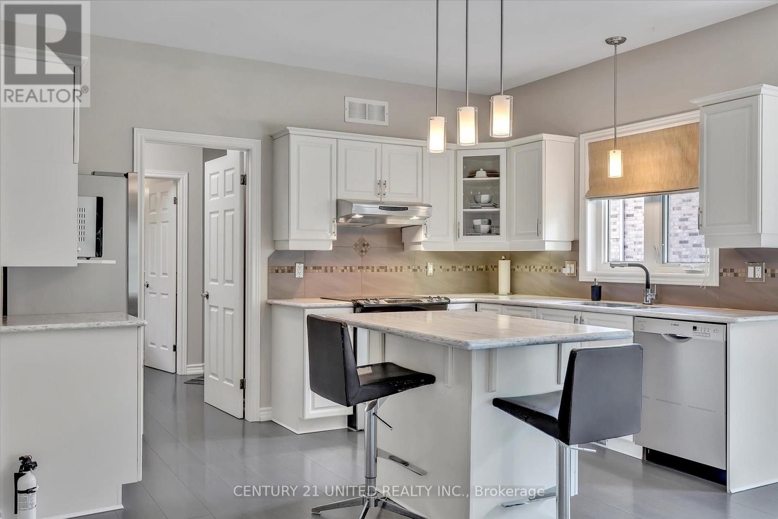 1598 College Park Drive, Peterborough West (South), Ontario  K9K 2G9 - Photo 9 - X12231802