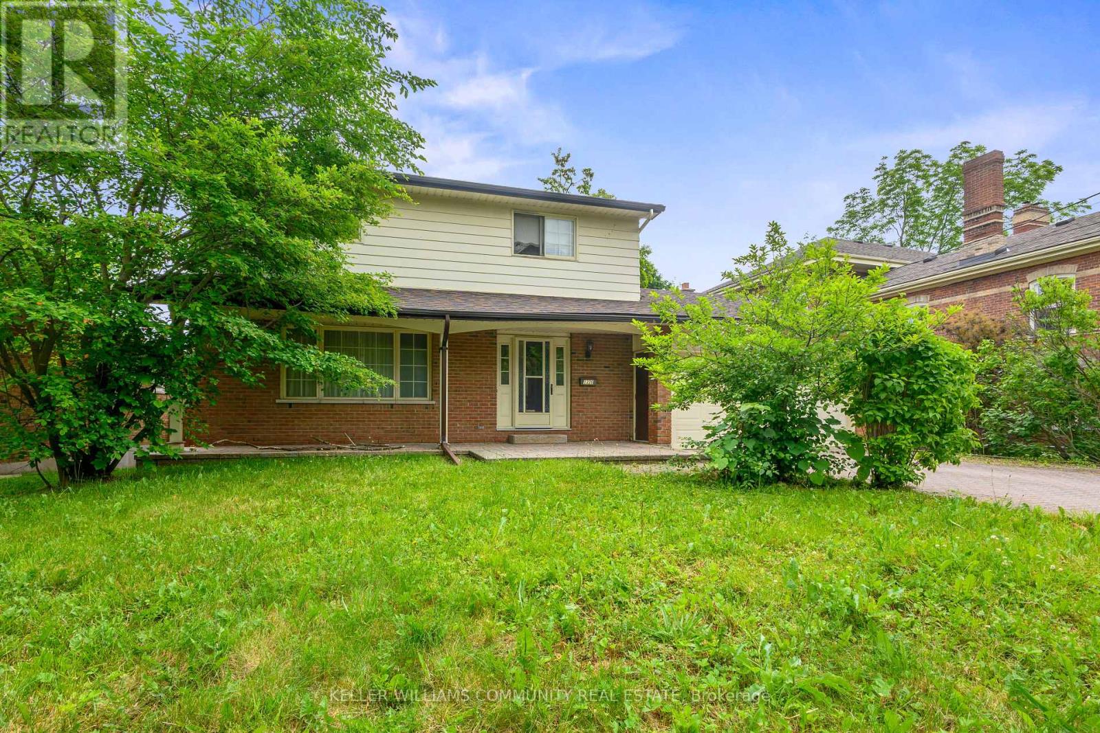 1320 Albertus Avenue, Peterborough Central (Old West End), Ontario  K9J 7S3 - Photo 3 - X12231878