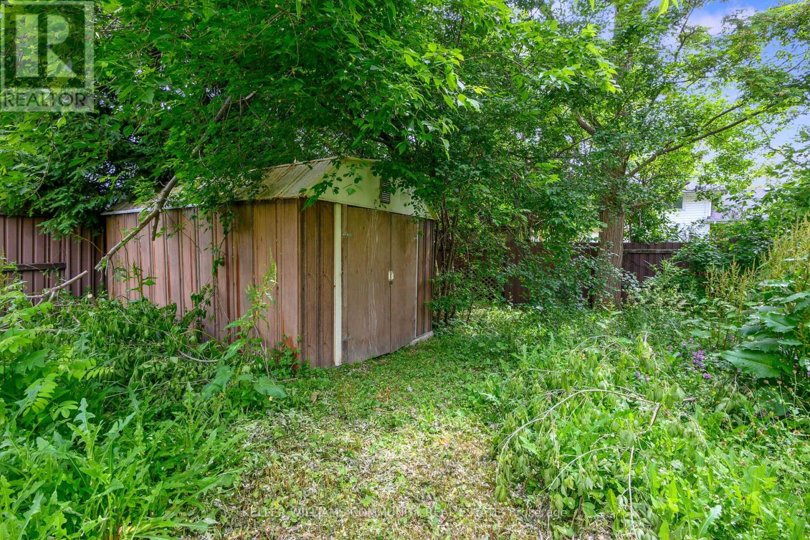 1320 Albertus Avenue, Peterborough Central (Old West End), Ontario  K9J 7S3 - Photo 39 - X12231878