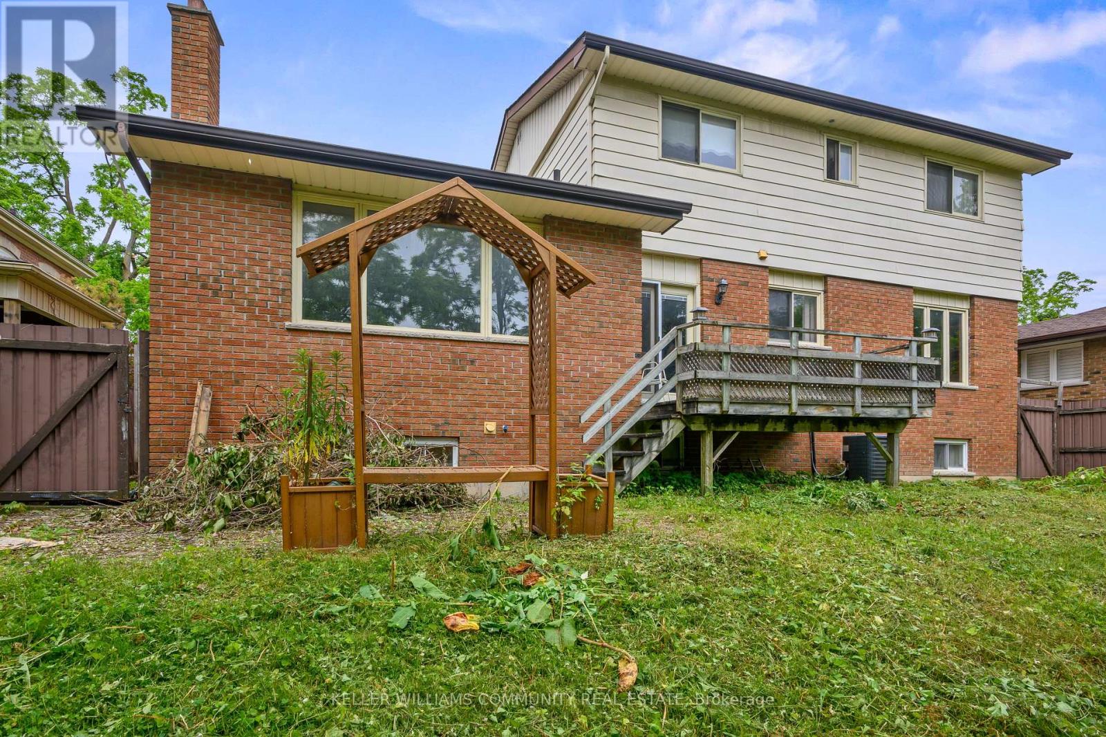 1320 Albertus Avenue, Peterborough Central (Old West End), Ontario  K9J 7S3 - Photo 41 - X12231878