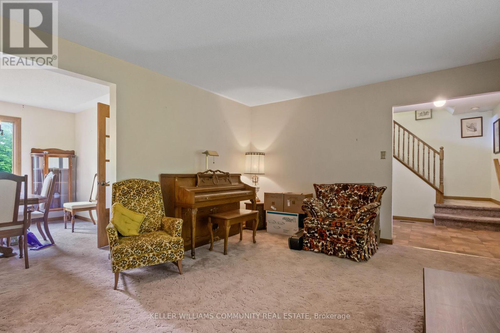 1320 Albertus Avenue, Peterborough Central (Old West End), Ontario  K9J 7S3 - Photo 8 - X12231878