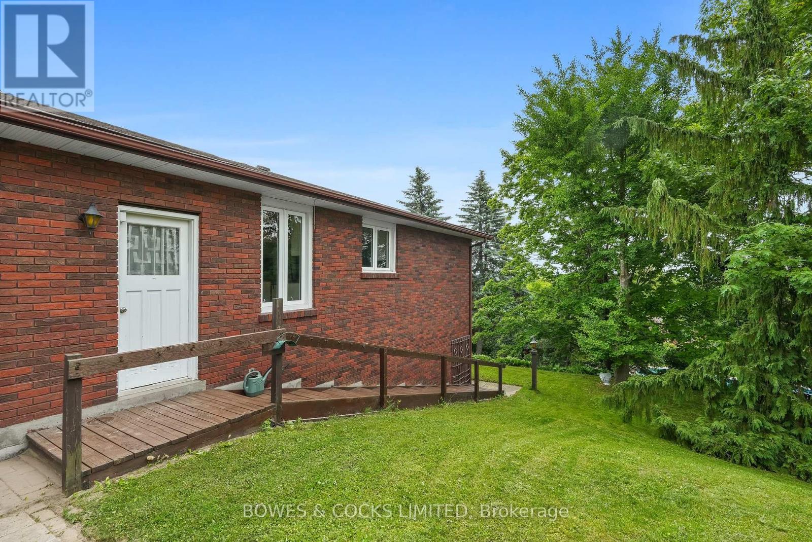 22 Montague Court, Peterborough West (Central), Ontario  K9J 7S1 - Photo 33 - X12232083