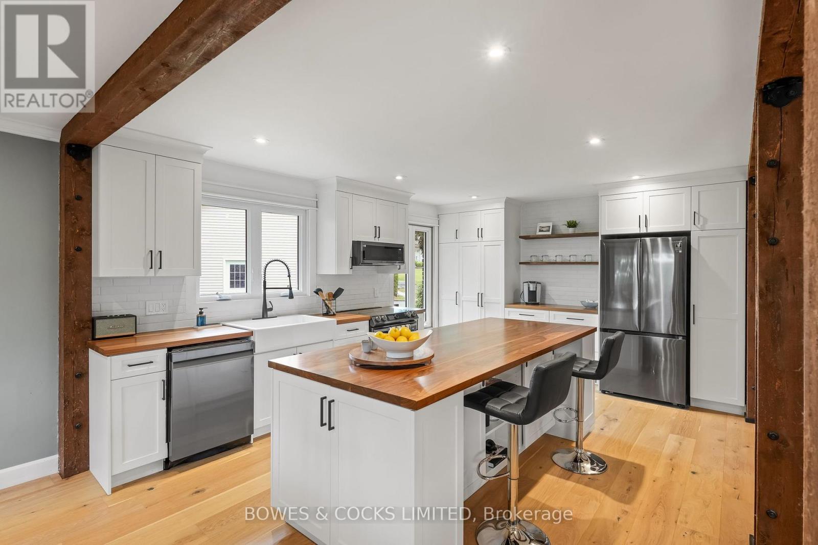 22 Montague Court, Peterborough West (Central), Ontario  K9J 7S1 - Photo 6 - X12232083