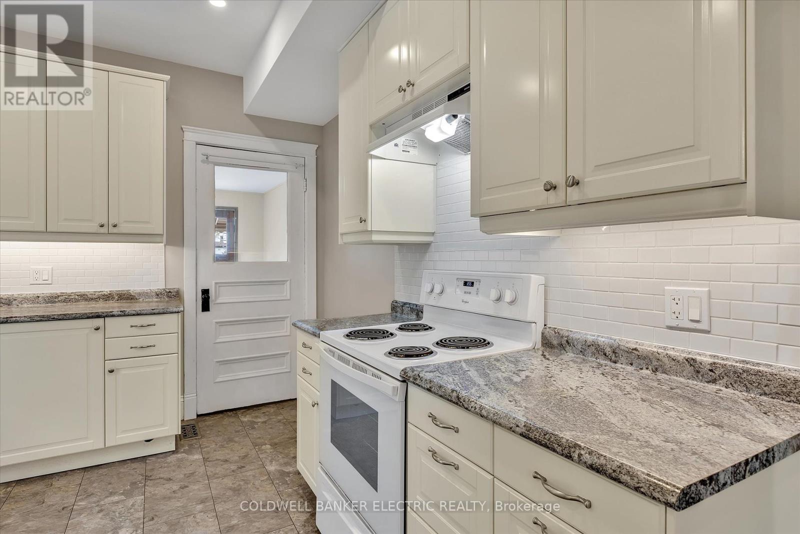 202 Braidwood Avenue, Peterborough South (West), Ontario  K9J 1V1 - Photo 21 - X12232129