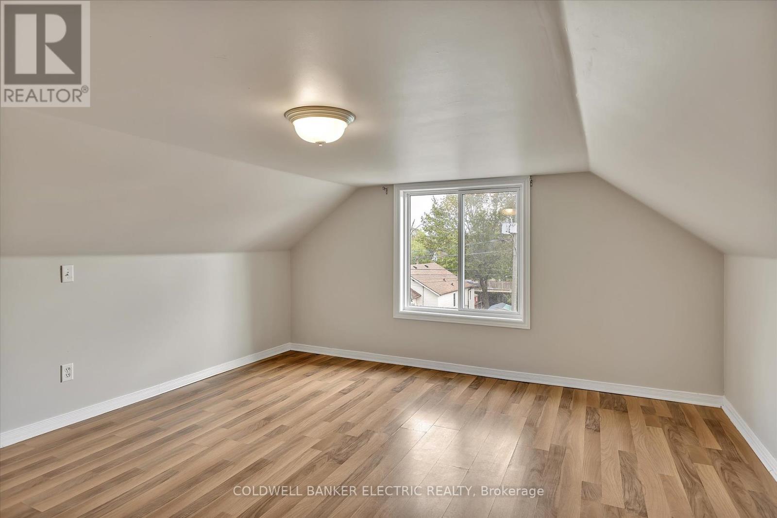 202 Braidwood Avenue, Peterborough South (West), Ontario  K9J 1V1 - Photo 44 - X12232129