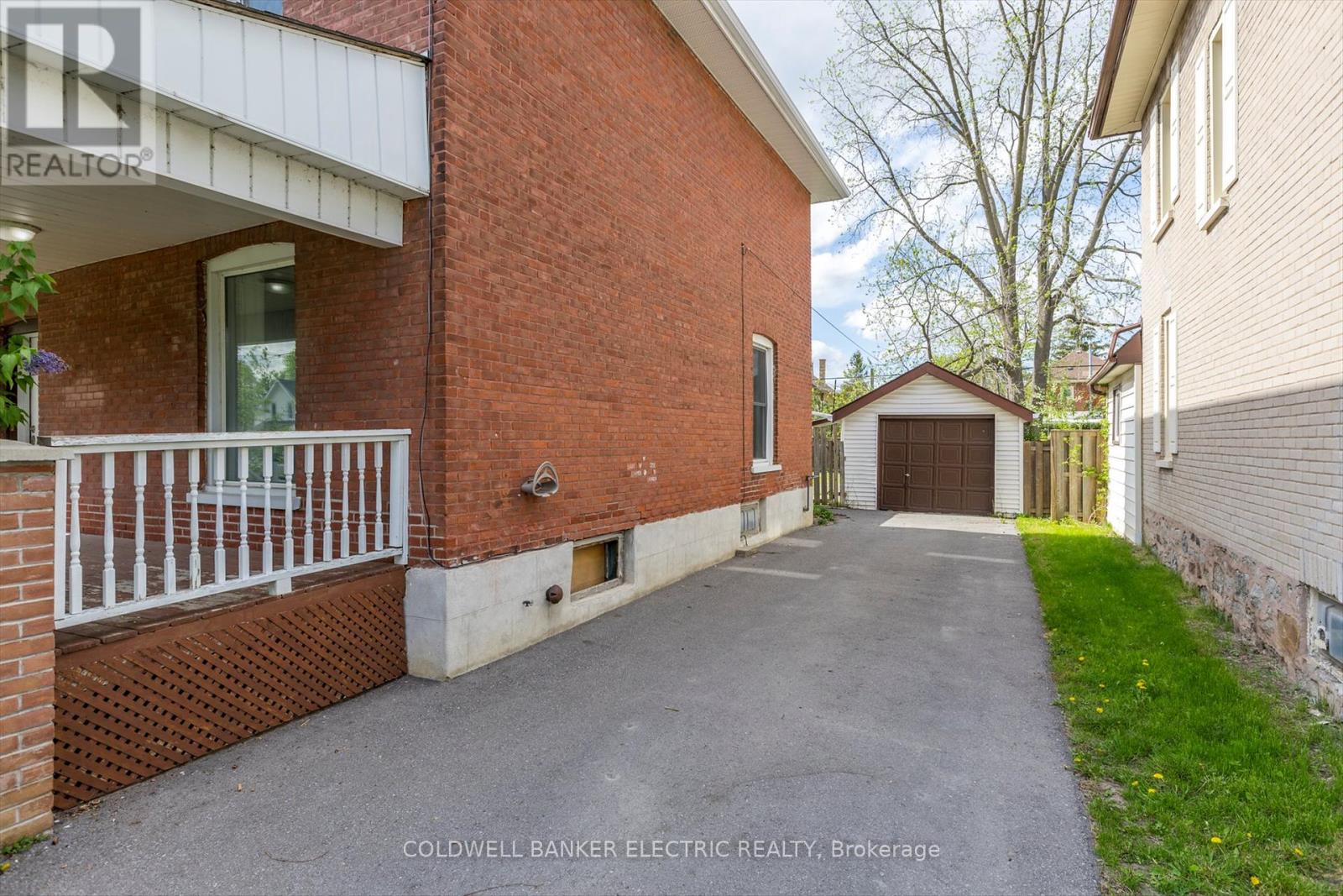 202 Braidwood Avenue, Peterborough South (West), Ontario  K9J 1V1 - Photo 47 - X12232129