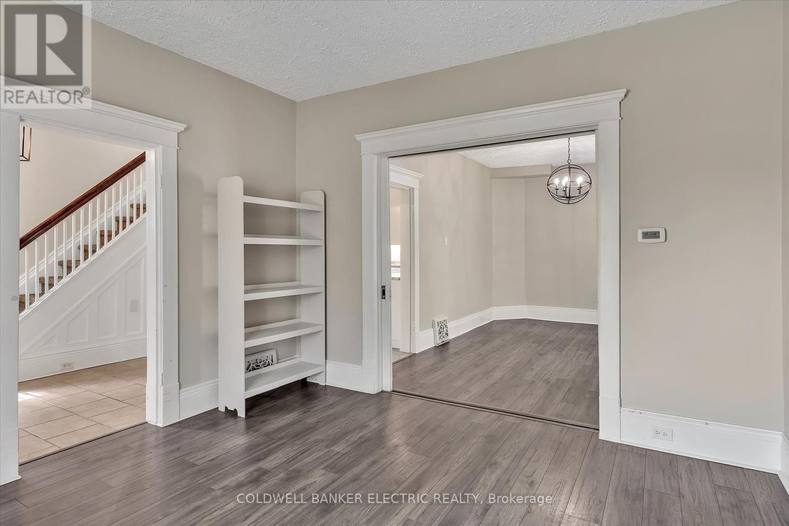 202 Braidwood Avenue, Peterborough South (West), Ontario  K9J 1V1 - Photo 7 - X12232129