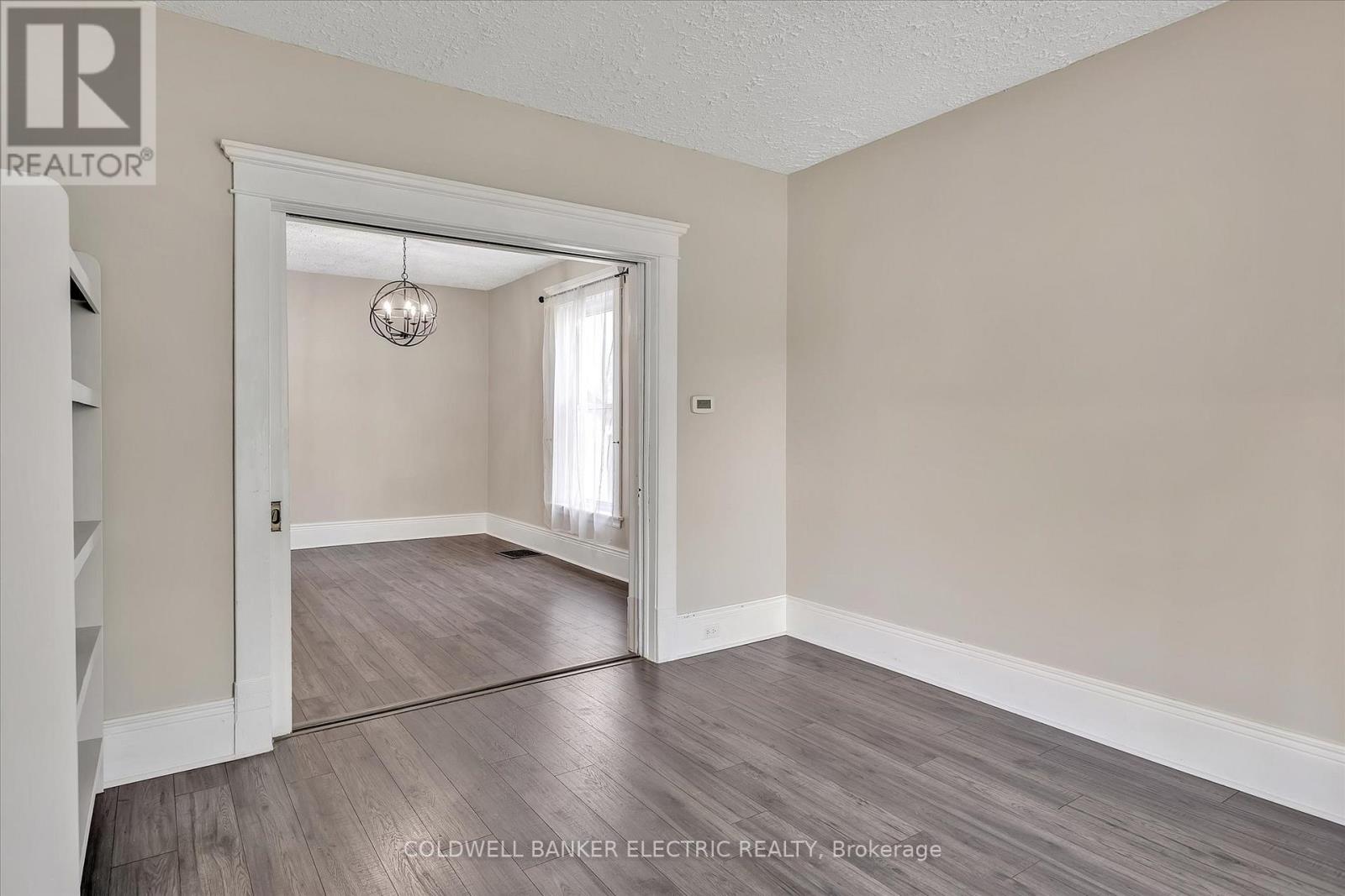 202 Braidwood Avenue, Peterborough South (West), Ontario  K9J 1V1 - Photo 8 - X12232129