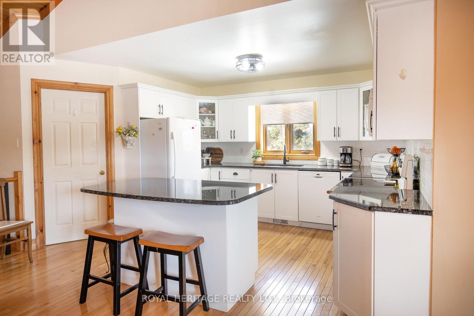 366 William Street N, Kawartha Lakes (Lindsay), Ontario  K9V 5V4 - Photo 5 - X12232266