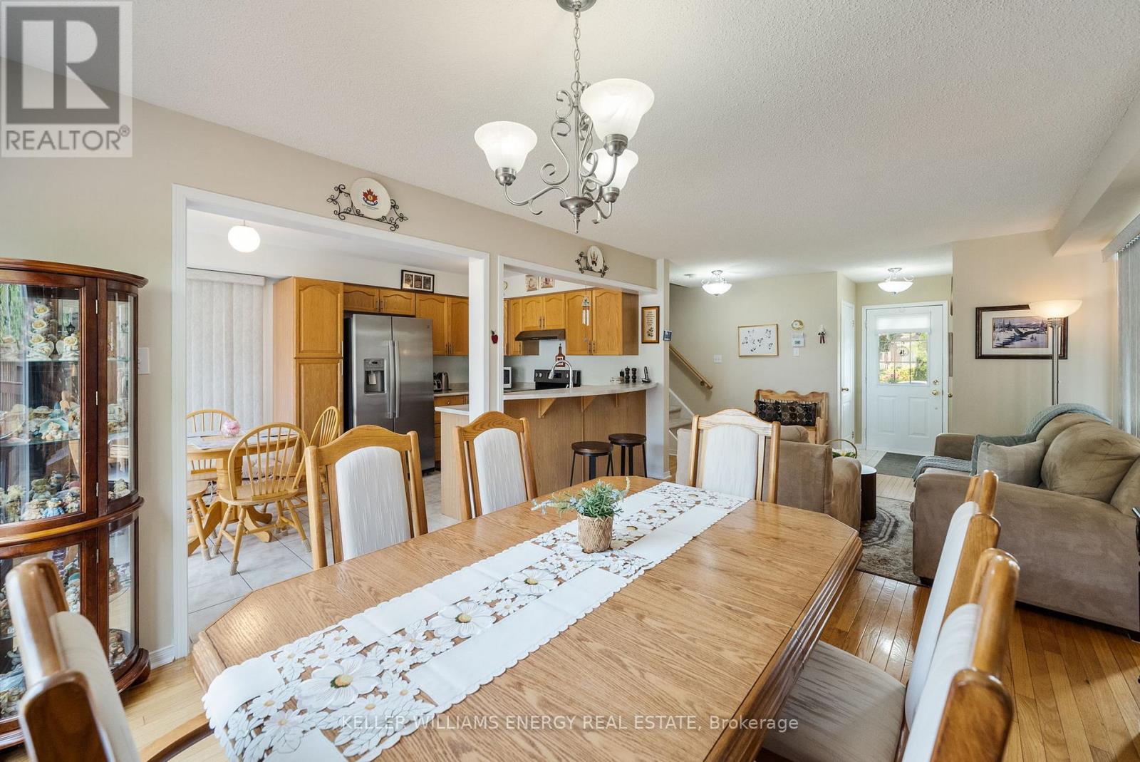 42 Harmer Drive, Clarington (Newcastle), Ontario  L1B 1M5 - Photo 4 - E12232468