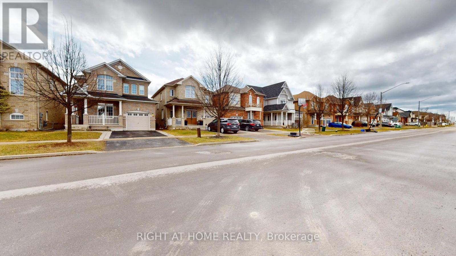 99 Grady Drive, Clarington (Newcastle), Ontario  L1B 0C6 - Photo 2 - E12232550