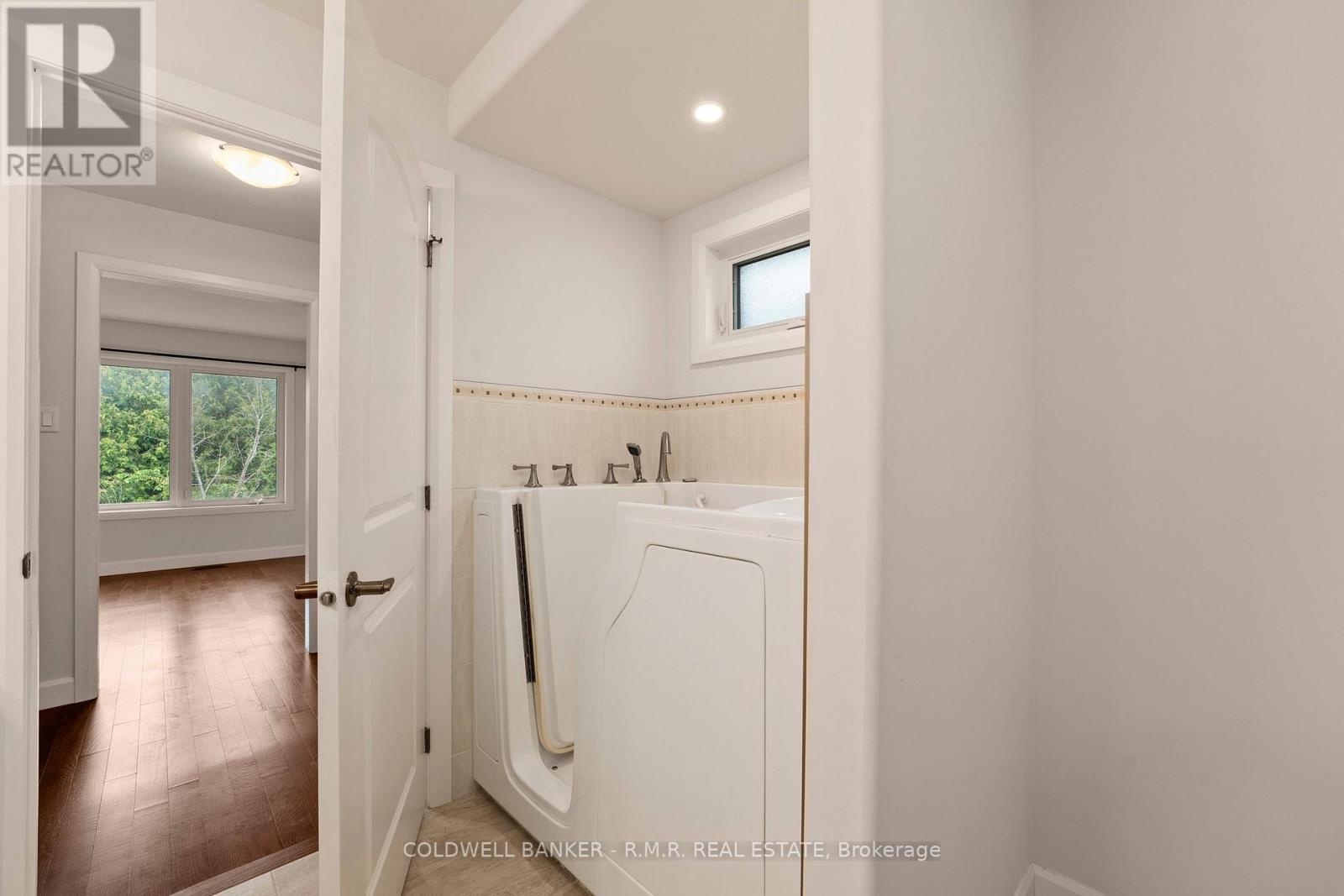 60 Alcorn Drive, Kawartha Lakes (Lindsay), Ontario  K9V 0M7 - Photo 17 - X12232603