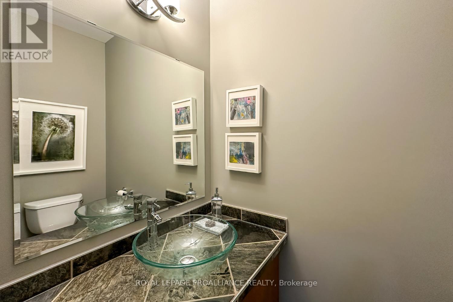 6 - 1020 Parkhill Road W, Peterborough West (North), Ontario  K9K 0E1 - Photo 3 - X12232436