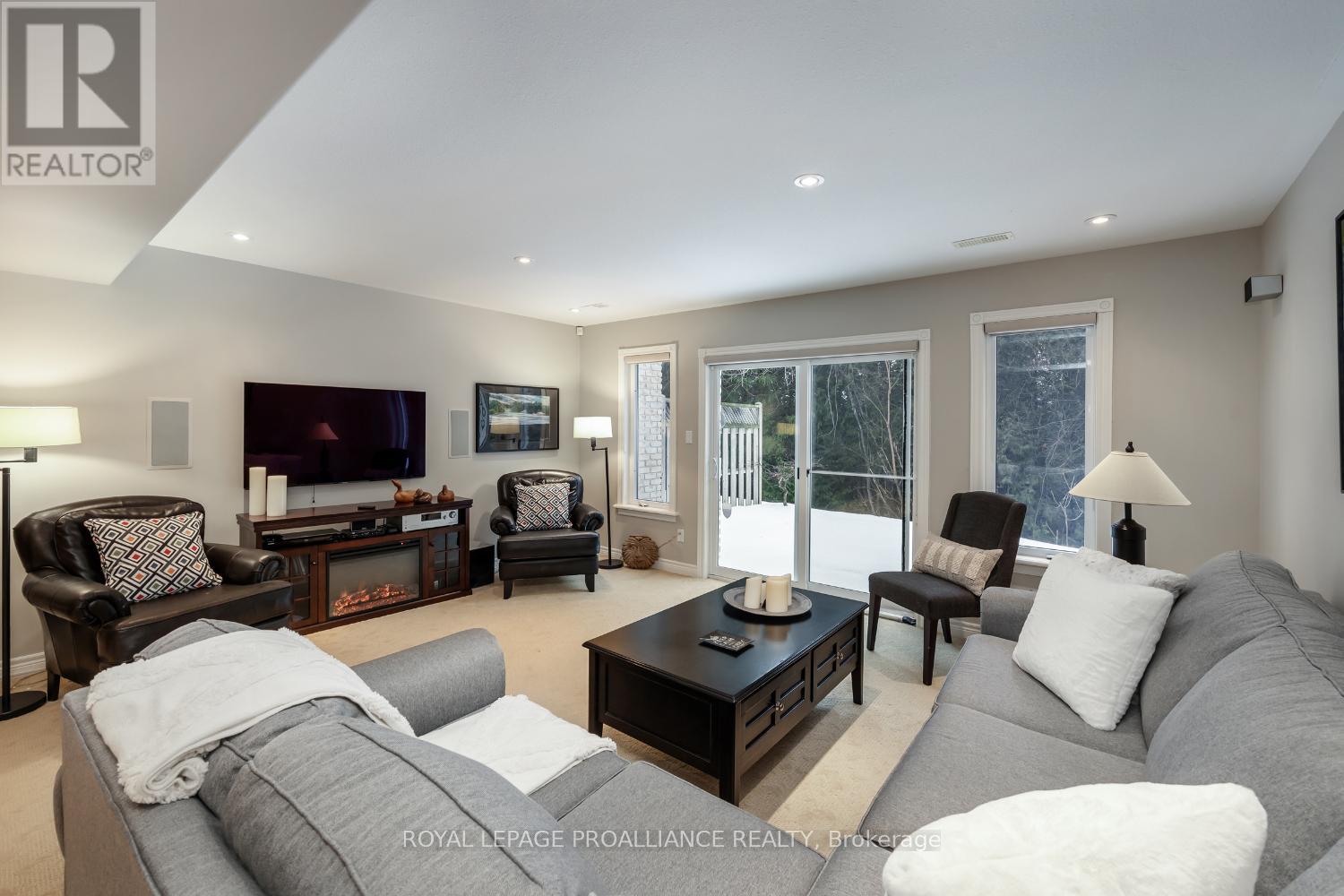 6 - 1020 Parkhill Road W, Peterborough West (North), Ontario  K9K 0E1 - Photo 33 - X12232436