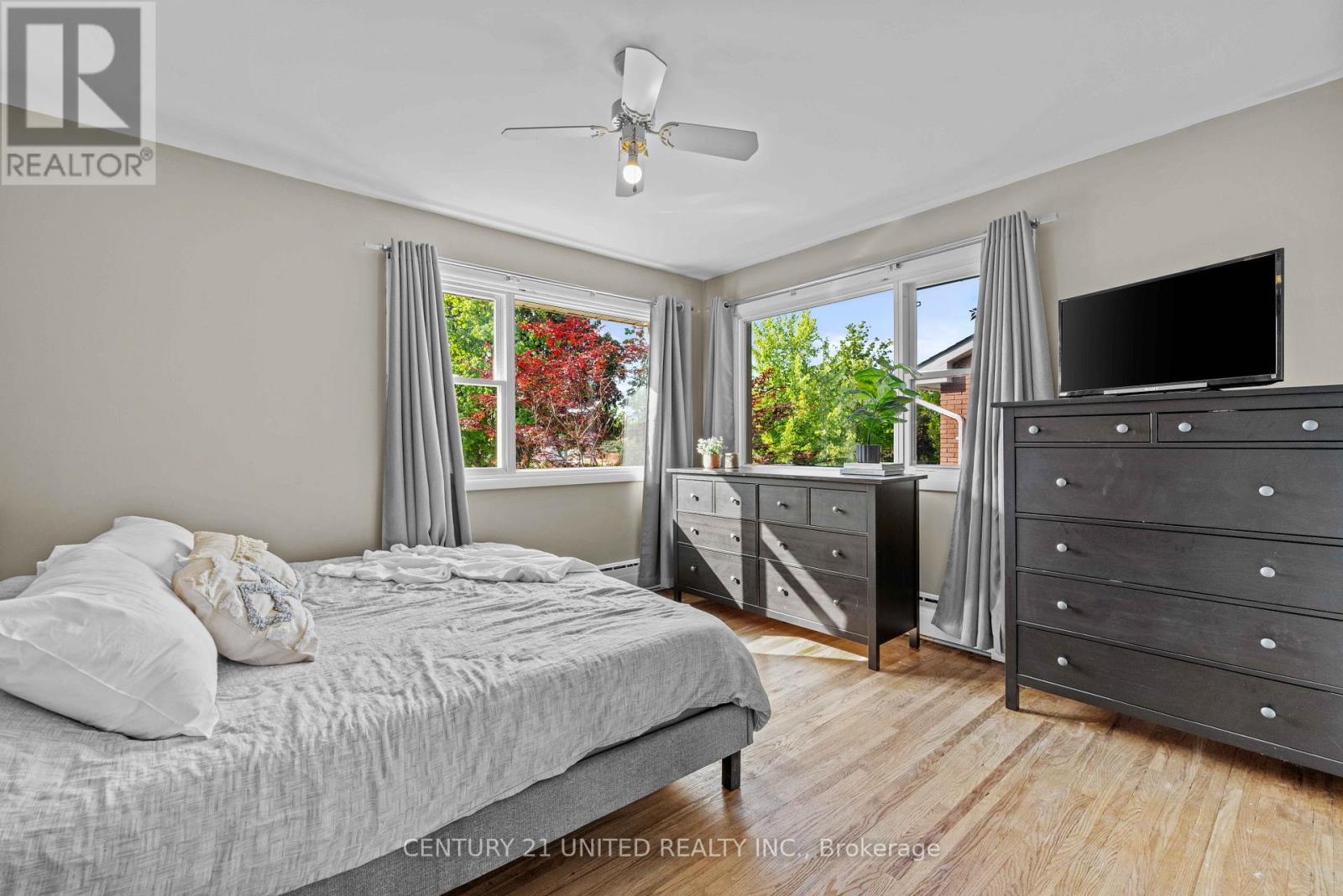 1056 Glebemount Crescent, Peterborough North (Central), Ontario  K9H 6M3 - Photo 14 - X12232902