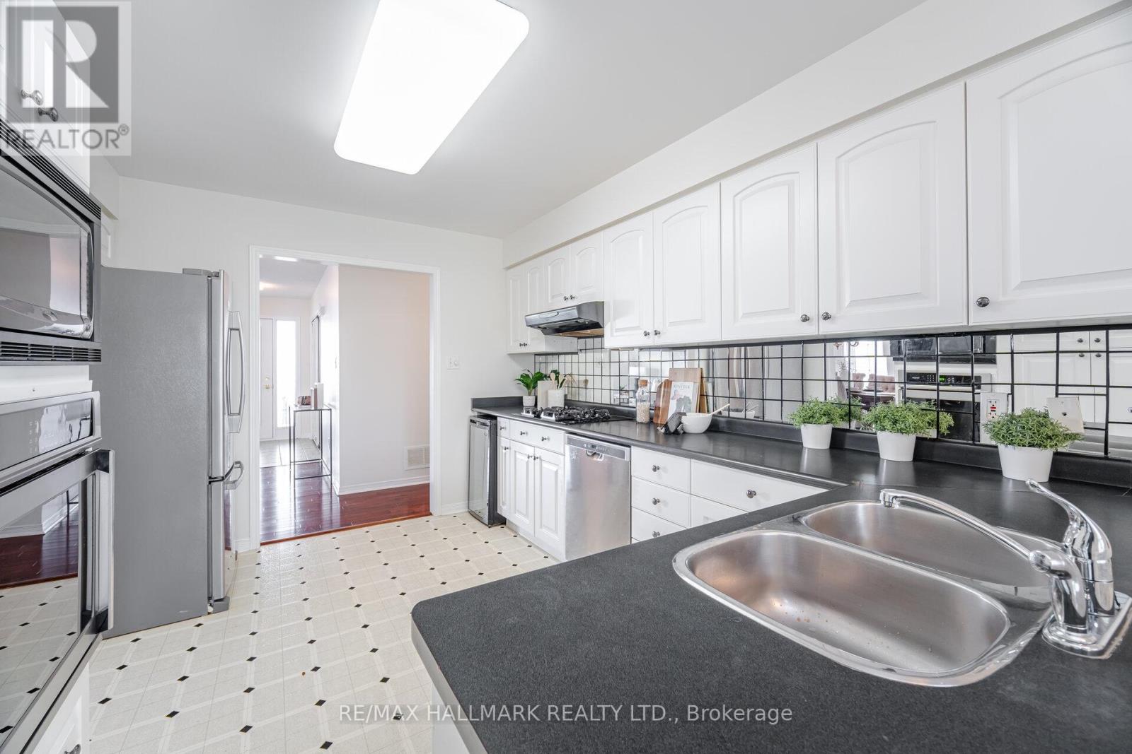 22 Birch Tree Lane, Clarington (Bowmanville), Ontario  L1B 1P2 - Photo 13 - E12232758