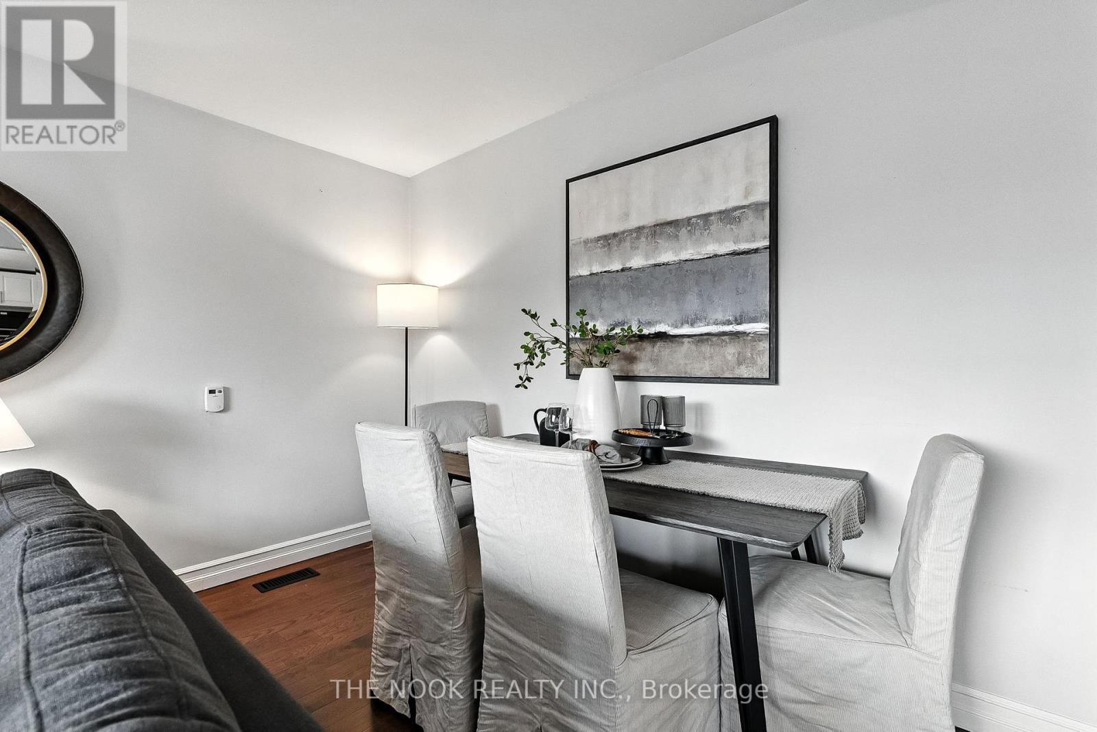 818 Nicholls Street, Peterborough North (South), Ontario  K9H 5T8 - Photo 12 - X12233133