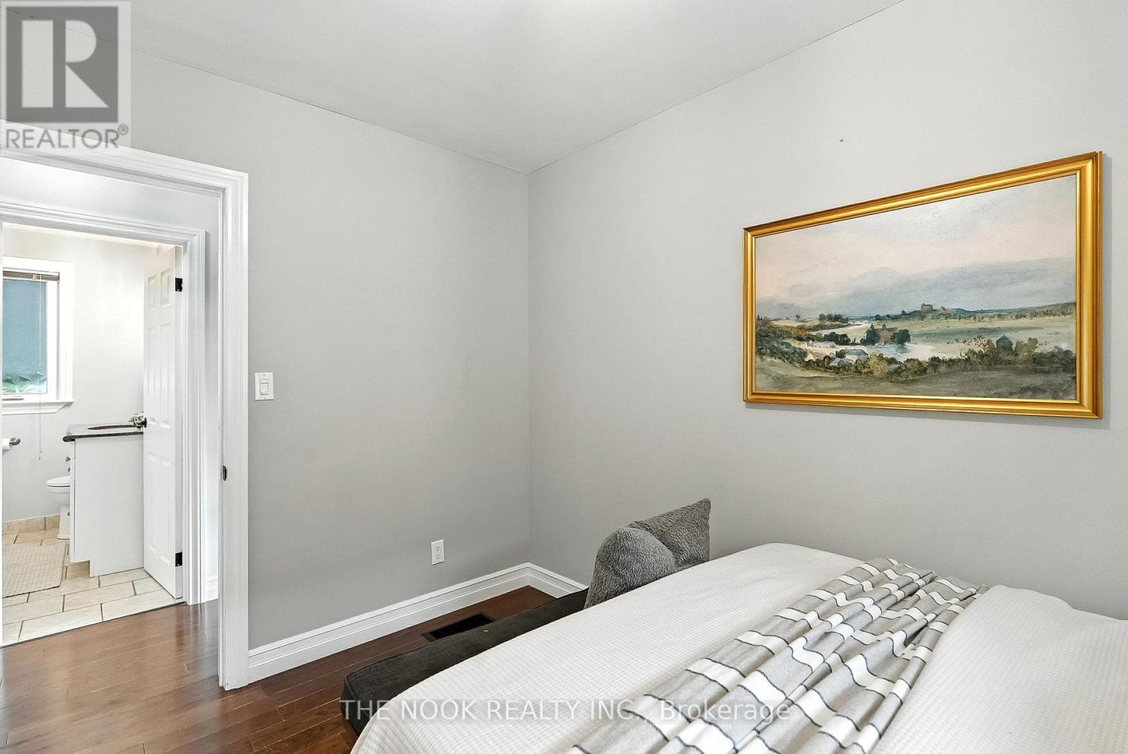818 Nicholls Street, Peterborough North (South), Ontario  K9H 5T8 - Photo 25 - X12233133