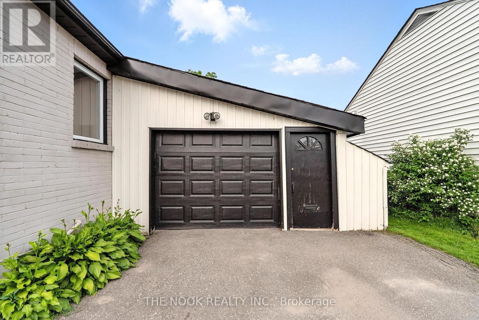 818 Nicholls Street, Peterborough North (South), Ontario  K9H 5T8 - Photo 45 - X12233133