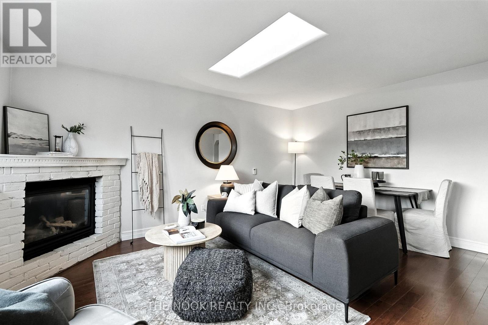 818 Nicholls Street, Peterborough North (South), Ontario  K9H 5T8 - Photo 8 - X12233133