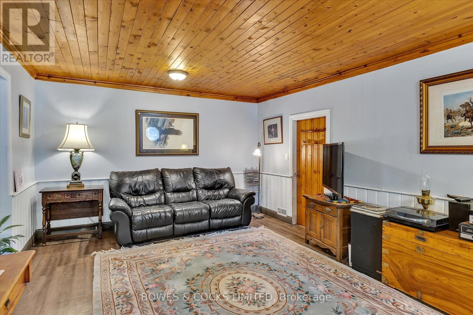344 Mcdonnel Street, Peterborough (Downtown), Ontario  K9H 2X2 - Photo 11 - X12233138