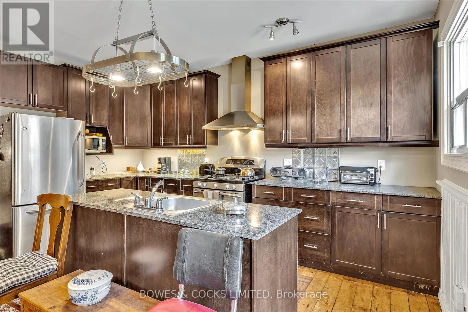 344 Mcdonnel Street, Peterborough (Downtown), Ontario  K9H 2X2 - Photo 16 - X12233138