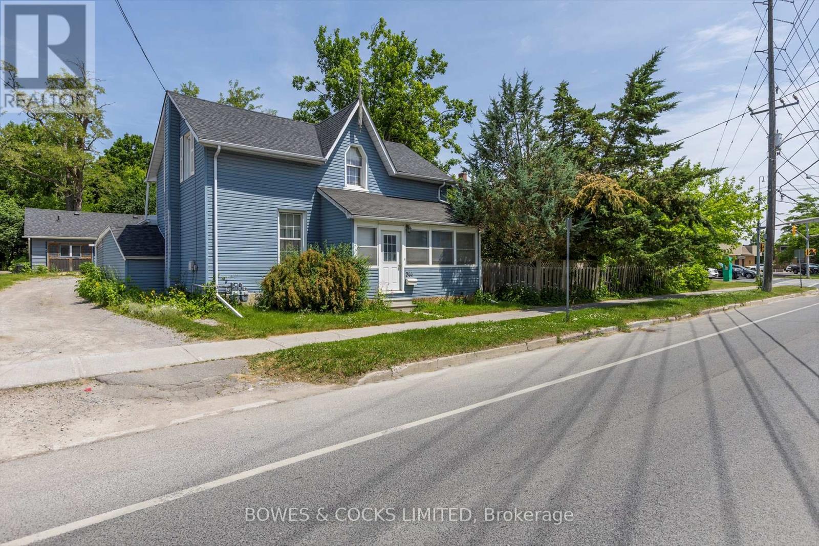 344 Mcdonnel Street, Peterborough (Downtown), Ontario  K9H 2X2 - Photo 3 - X12233138