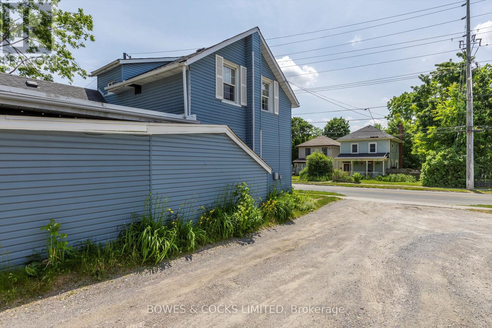 344 Mcdonnel Street, Peterborough (Downtown), Ontario  K9H 2X2 - Photo 7 - X12233138