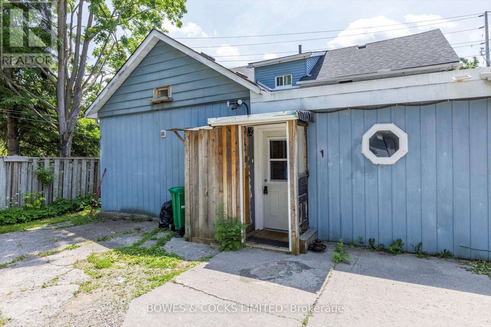 344 Mcdonnel Street, Peterborough (Downtown), Ontario  K9H 2X2 - Photo 9 - X12233138
