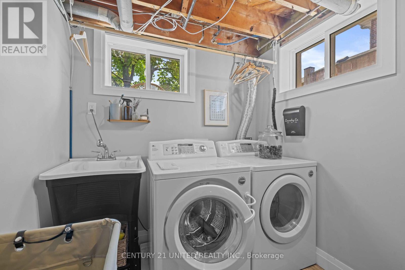 1382 Gordon Avenue, Peterborough Central (Old West End), Ontario  K9J 6H4 - Photo 35 - X12233205